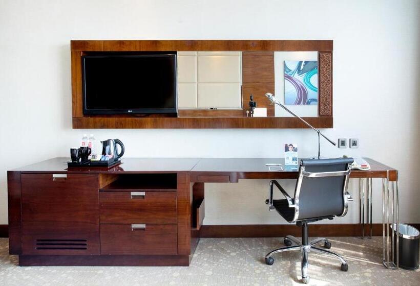 行政房间, Courtyard By Marriott Pune Chakan