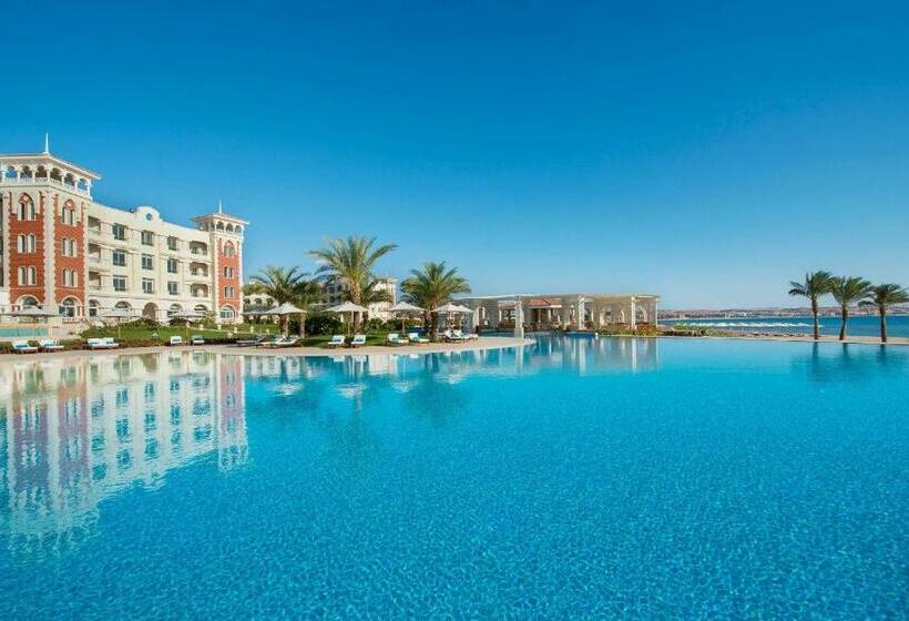 اتاق سه نفره دلوکس با چشم‌انداز دریا, Baron Palace Sahl Hasheesh
