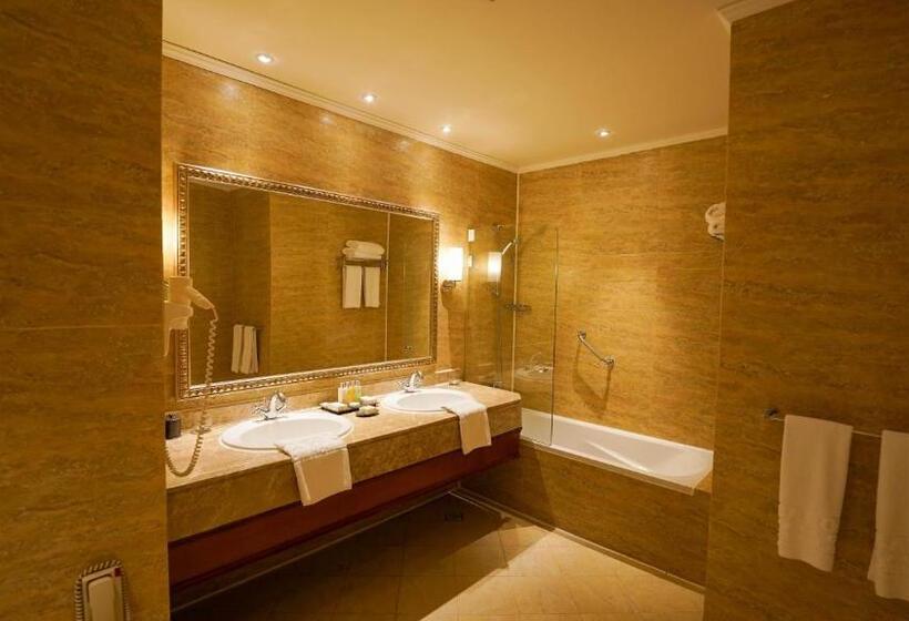 Swim-up suite, Baron Palace Sahl Hasheesh