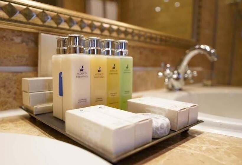 اتاق لوکس با چشم‌انداز دریا, Baron Palace Sahl Hasheesh