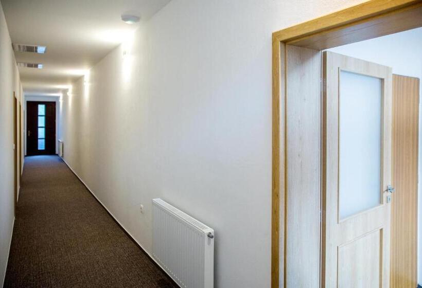 Номер Стандарт, Apartmány Na čtvrtích