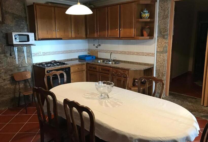 Дом 1 Спальня, Casa Do Outeirinho