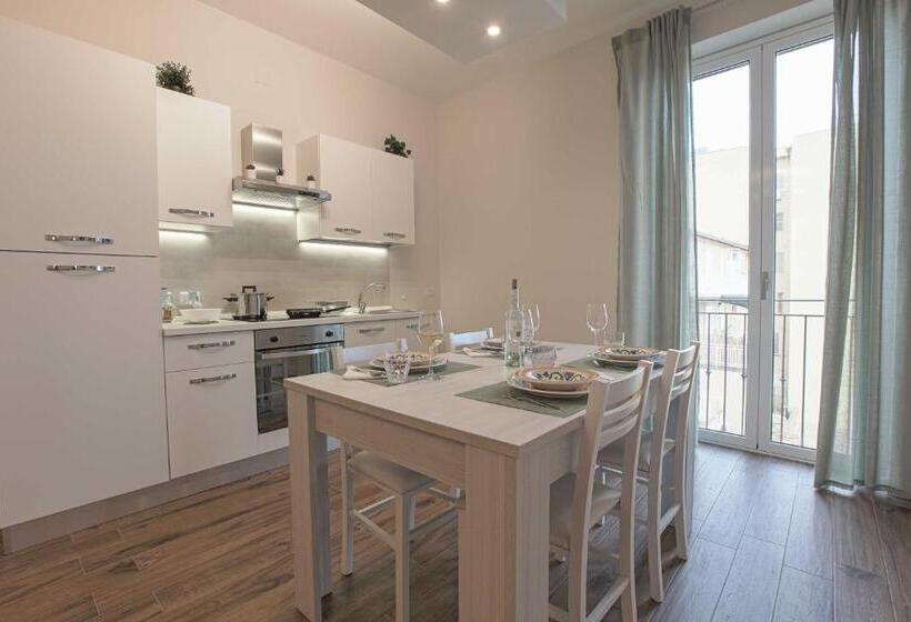 Апартаменты 1 Спальня Вид на Море, Esseneto Rooms
