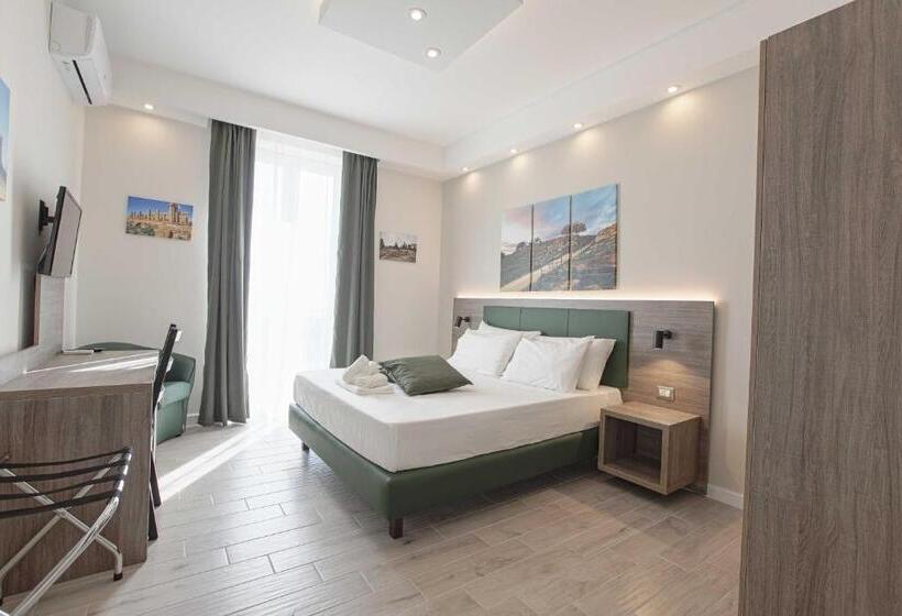 Номер Deluxe Вид на Море, Esseneto Rooms