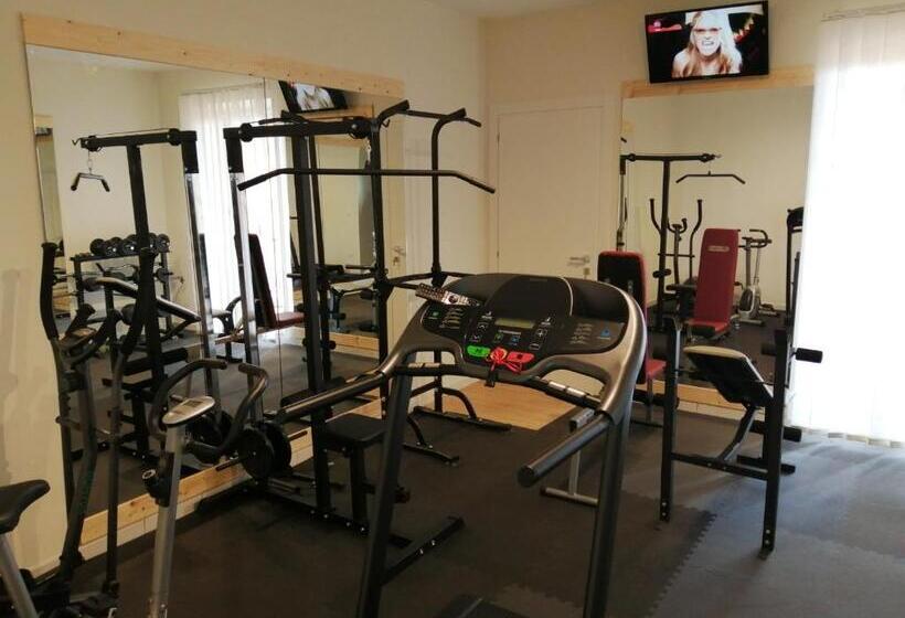 Четырехместный Номер Стандарт, Esseneto Rooms