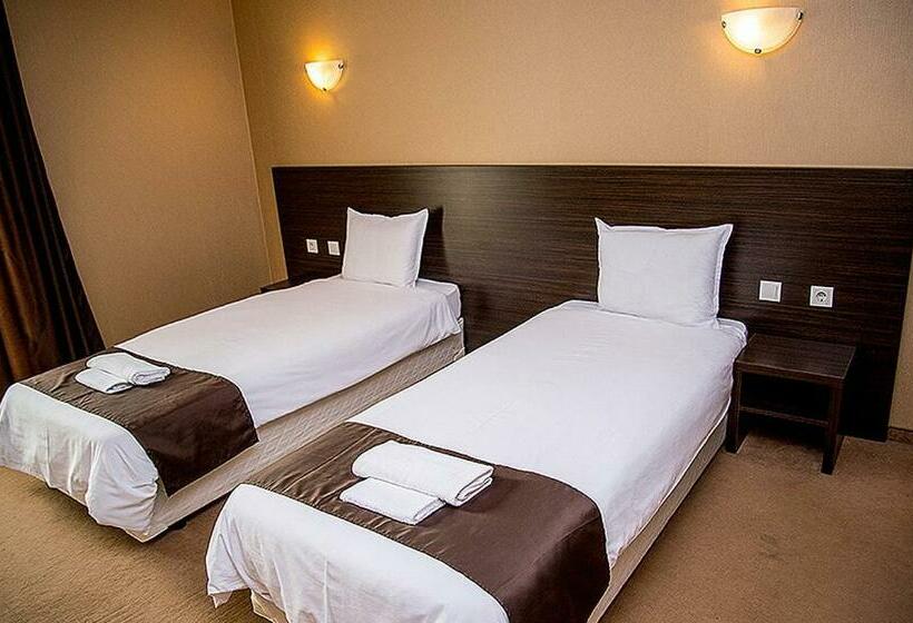 Standard Room with Balcony, семеен хотел естило