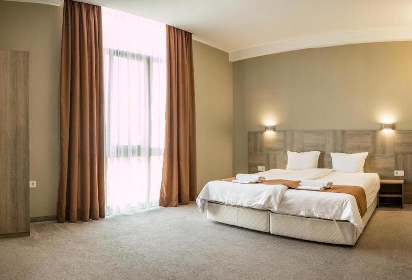 Deluxe Room with Balcony, семеен хотел естило
