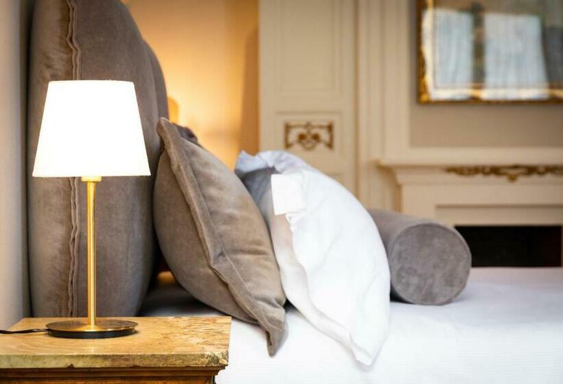 اتاق لوکس چهار تخته, Divisi Suites & Spa