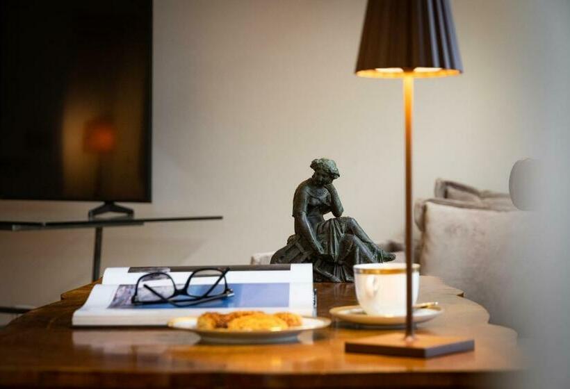 اتاق لوکس چهار تخته, Divisi Suites & Spa