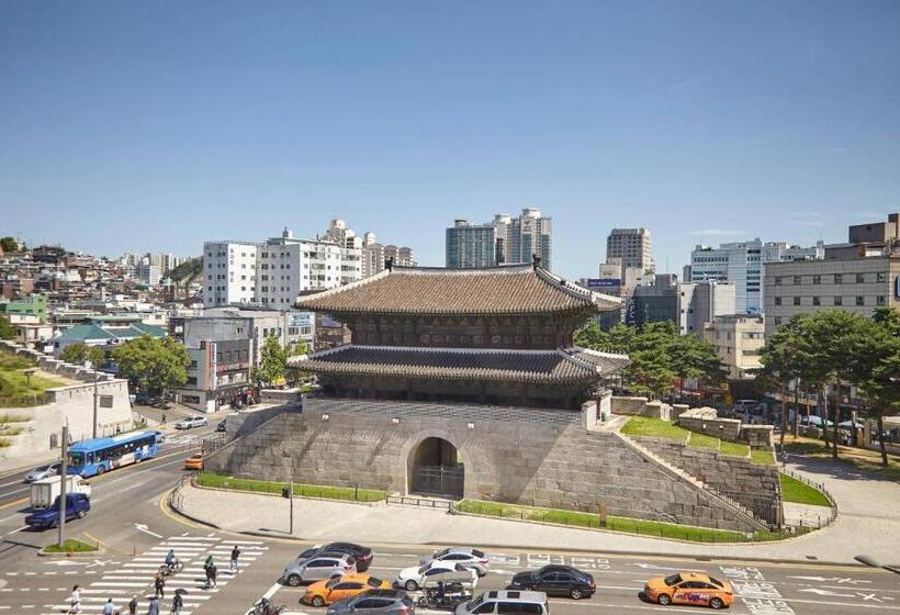 Номер Deluxe Кровать Кинг, Jw Marriott Dongdaemun Square Seoul