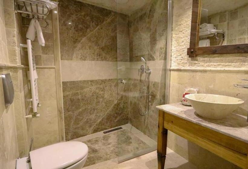 주니어 스위트, Sultan Cave Suites