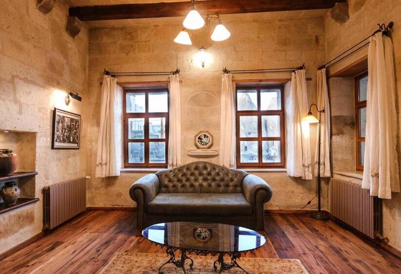 מיטת קינג בסוויטה, Sultan Cave Suites