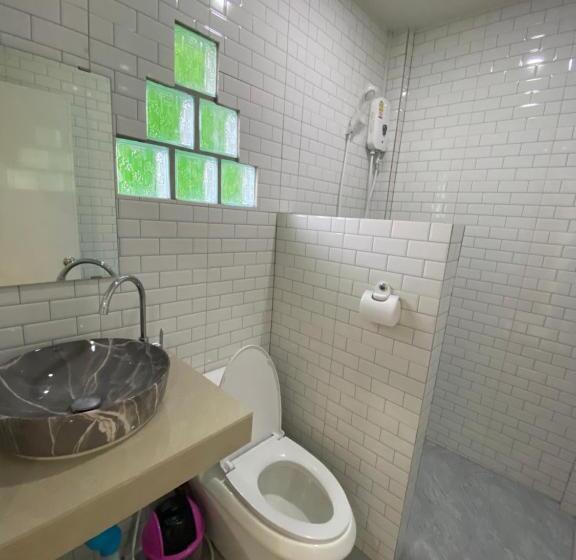 استودیو استاندارد با چشم‌انداز, Budchui Guesthouse