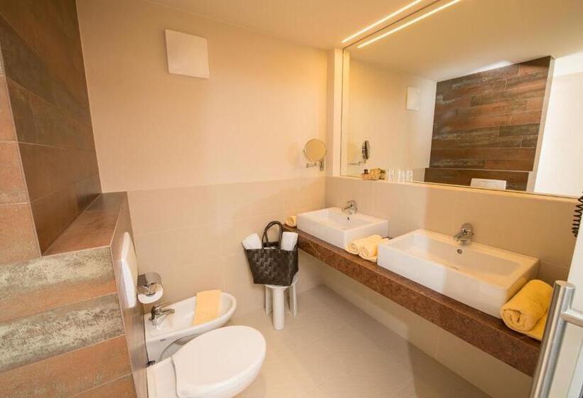 Номер Стандарт с Балконом, Genusshotel Goldene Rose