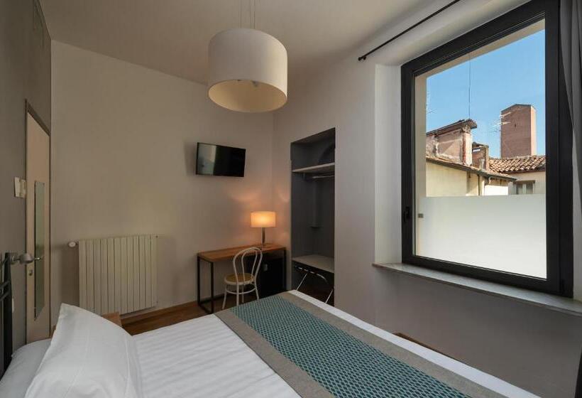 Economy Triple Room, Dei Gonzaga