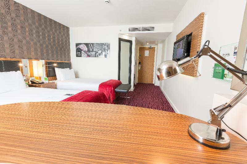 Номер Стандарт Адаптированный для Инвалидов, Holiday Inn Express Hotel & Suites Goldsboro   Base Area, An Ihg