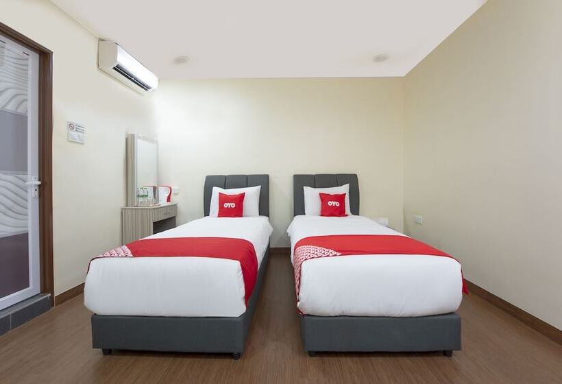 Camera Standard, Oyo 90380 Hotel Jasin