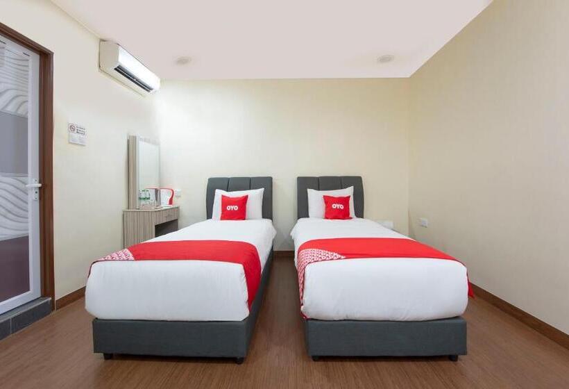 Camera Standard, Oyo 90380 Hotel Jasin