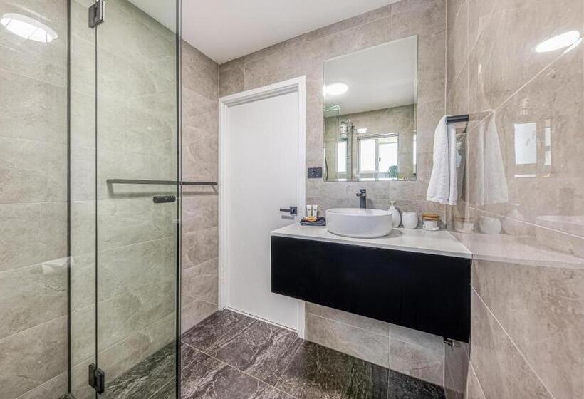 Апартаменты Внутренние 1 Спальня, Beachcomber Peregian Beach