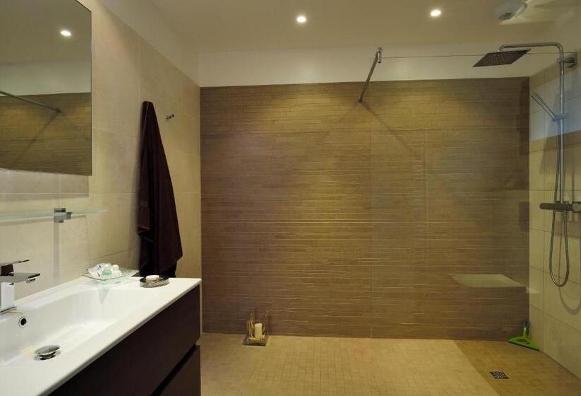 2 Bedroom Comfort Suite Sea View, Résidence & Hôtel Aria Marina