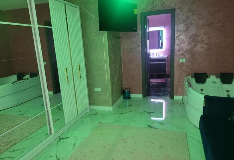 اتاق لوکس با وان آب گرم, Soimii Bucovinei Residence