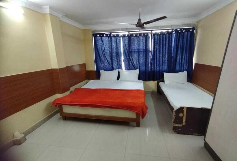 3 Bett Klassisches Zimmer, Spot On Hotel Akshaya Residency Near Bbr Super Speciality Hospital