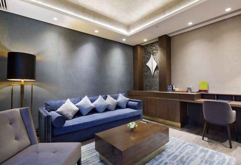 스위트 킹사이즈 침대, Doubletree By Hilton Hotel Istanbul   Piyalepasa