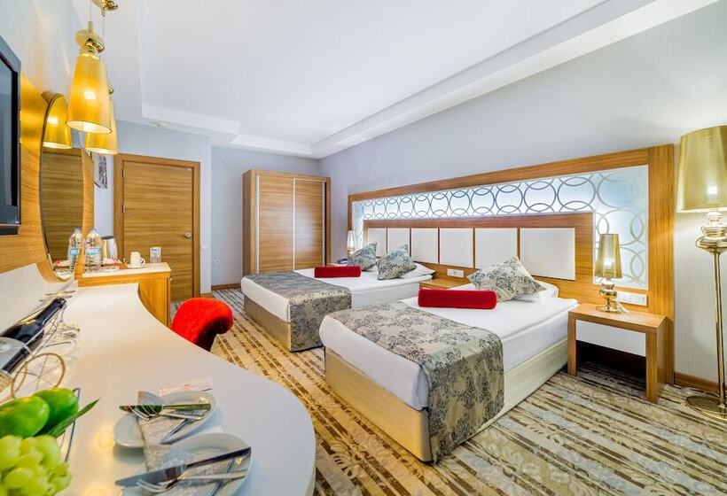 Семейный Номер, Justiniano Deluxe Resort