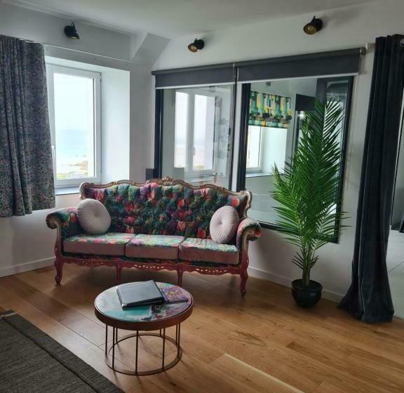 Люкс Вид на Море, Les Suites Du Dossen