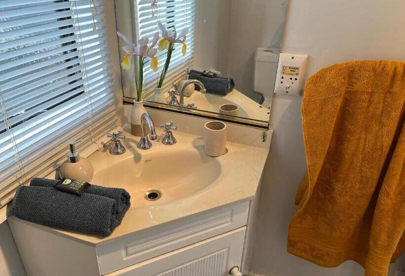 Номер Стандарт, Charm On Chippendale Ensuite B&b