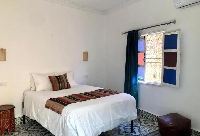 اتاق لوکس, Riad Imndi