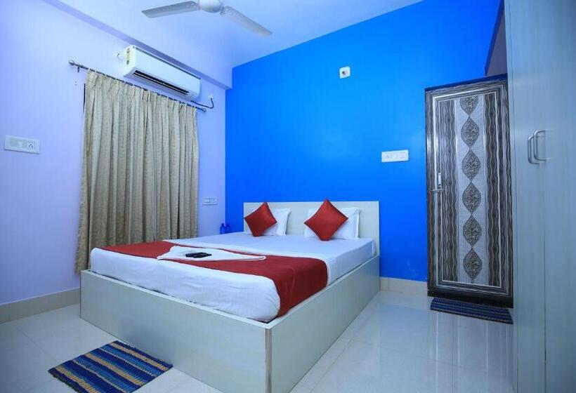 اتاق سوپریور با تخت بزرگ, Railview Inn Bhubaneswar
