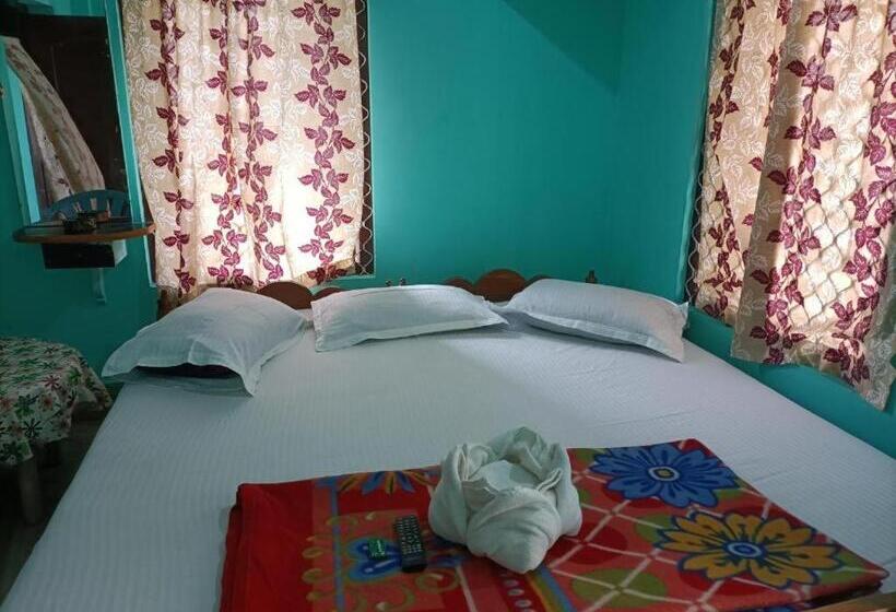 Номер Deluxe, Radha Krishna Holiday Home
