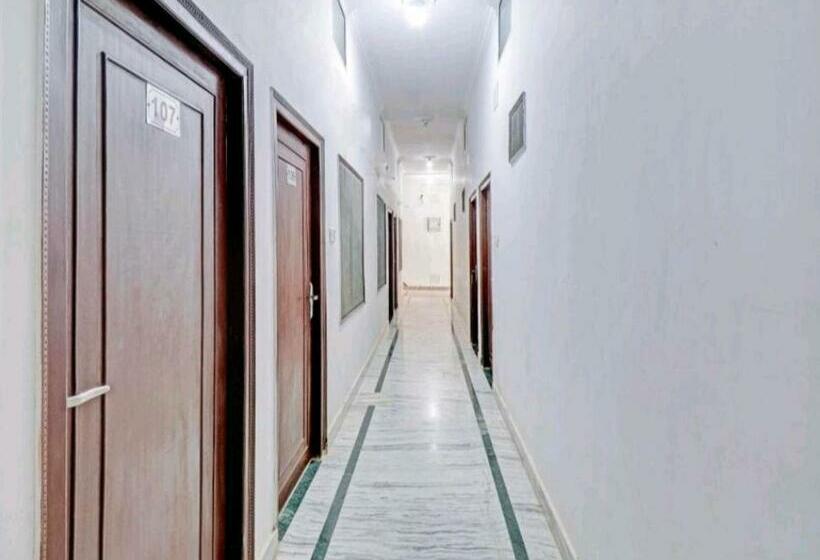 Номер Deluxe с Балконом, Karma Hostel