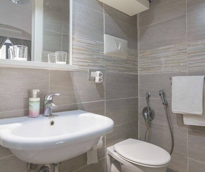 Quarto Superior com Sacada, Maison Du La Rua