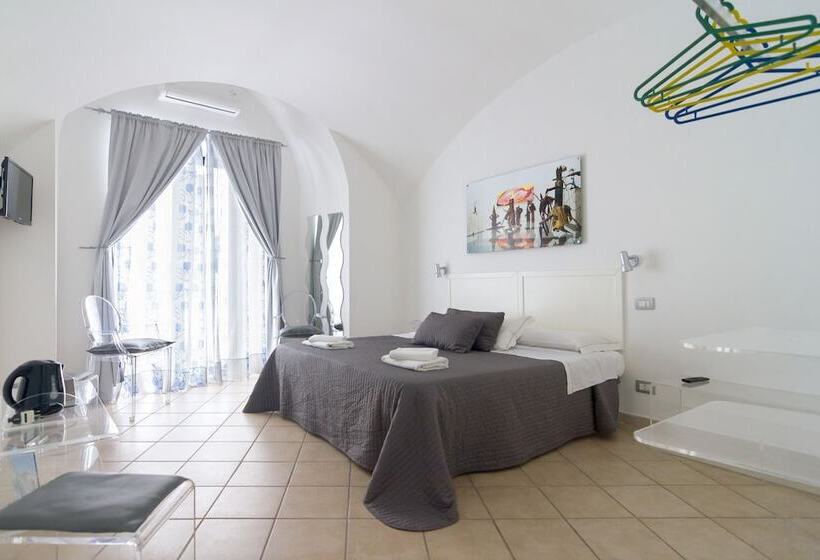 Quarto Superior com Sacada, Maison Du La Rua