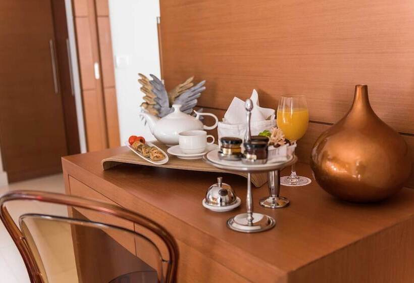 스위트, Bellevue On The Beach Suites