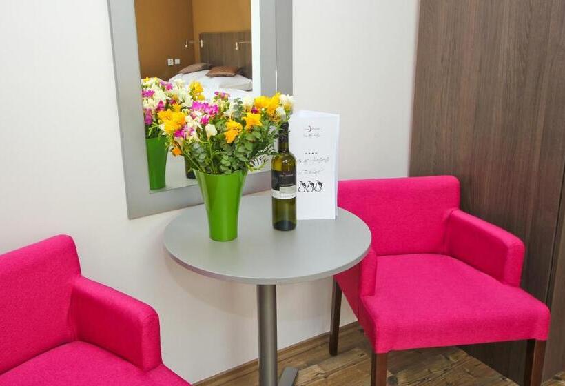 غرفة كومفورت ثلاثية, U Tří Hrušek Suites & Apartments