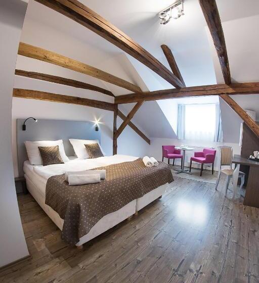 غرفة كومفورت ثلاثية, U Tří Hrušek Suites & Apartments