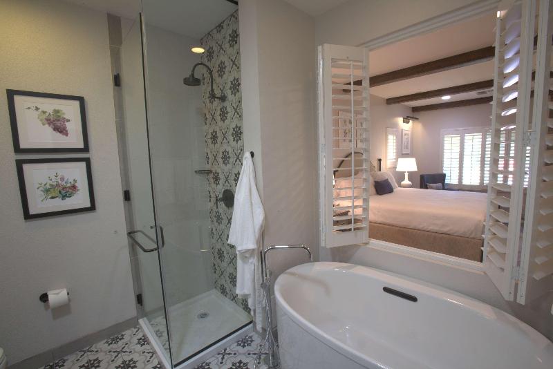 스탠다드 룸 킹사이즈 침대, The Lodge At Healdsburg, Tapestry Collection By Hilton