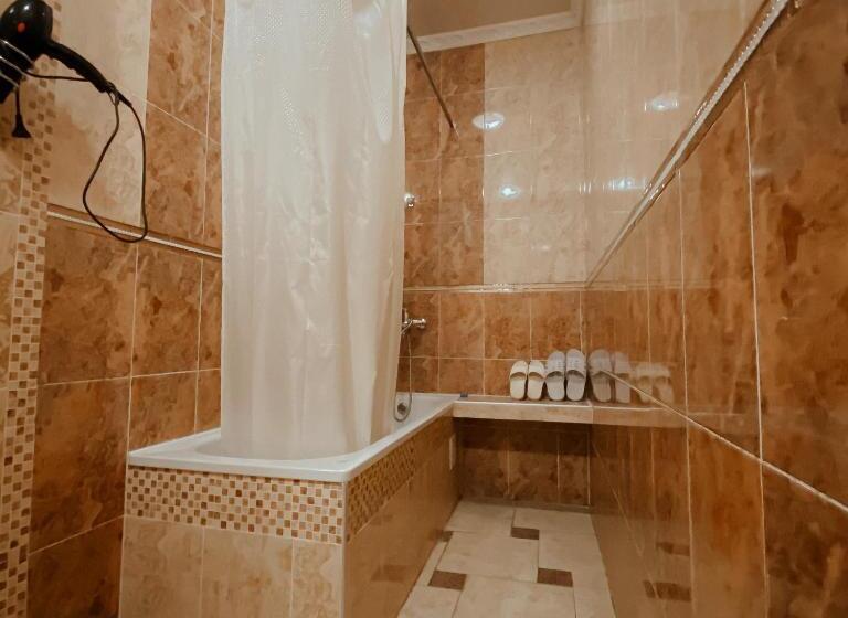 سوئیت با تخت بزرگ, Galeon