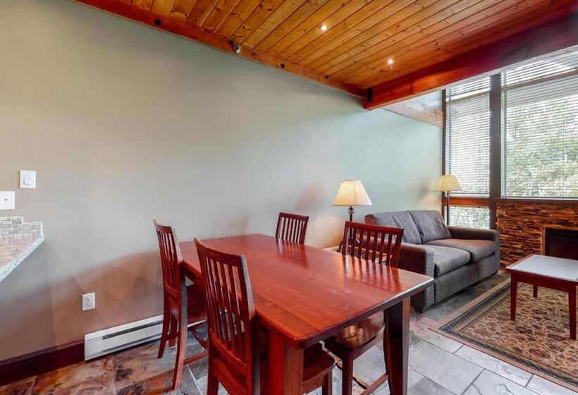 استودیوی استاندارد, Greystone Lodge