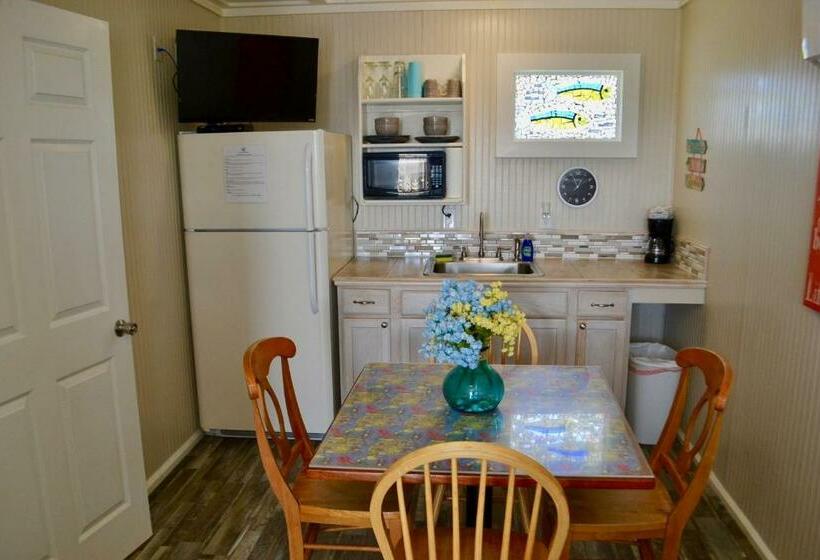 주니어 스위트, Blue Dolphin Inn And Cottages