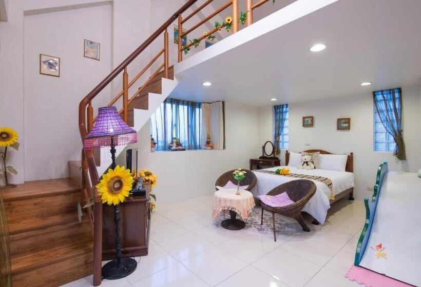 اتاق خانوادگی, Clover 248 B&b