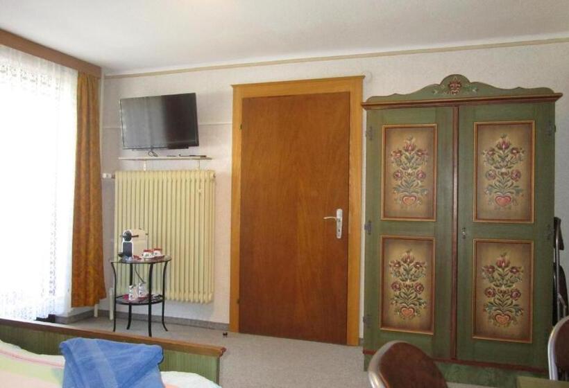 Номер Стандарт с Балконом, Haus Elena