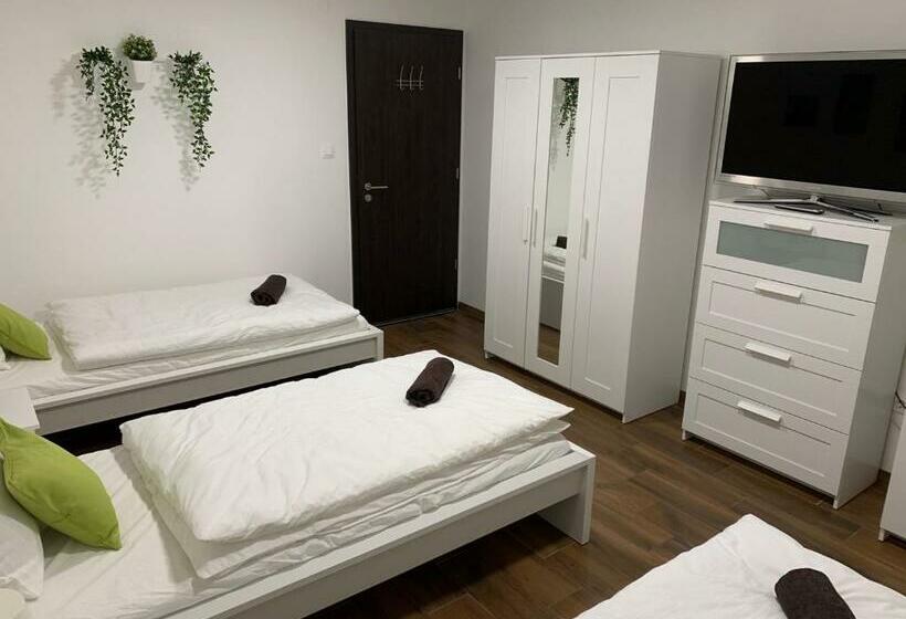 Трехместный Номер Классика, Lili Motel