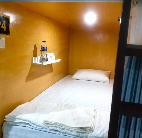 Кровать в Общей Комнате, Bu Sepuh Guesthouse