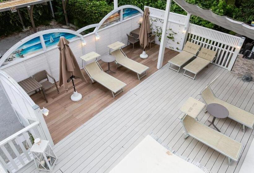 اتاق استاندارد با وان آب گرم, Rimini Suite