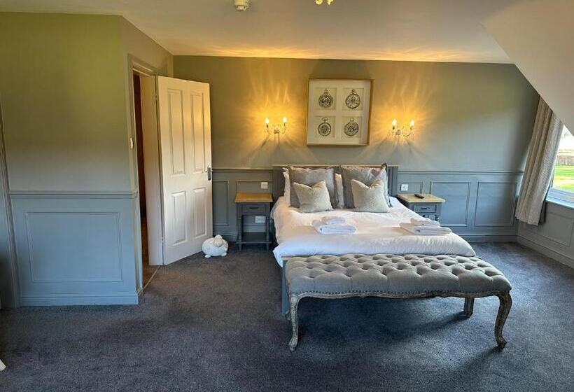 Дом 3 Спальни, Bridge House Hotel & Silver Howe View Cottage