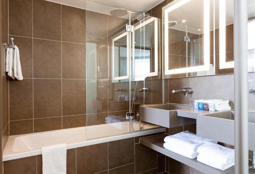 Номер Superior, Novotel Paris Saint Denis Stade Basilique